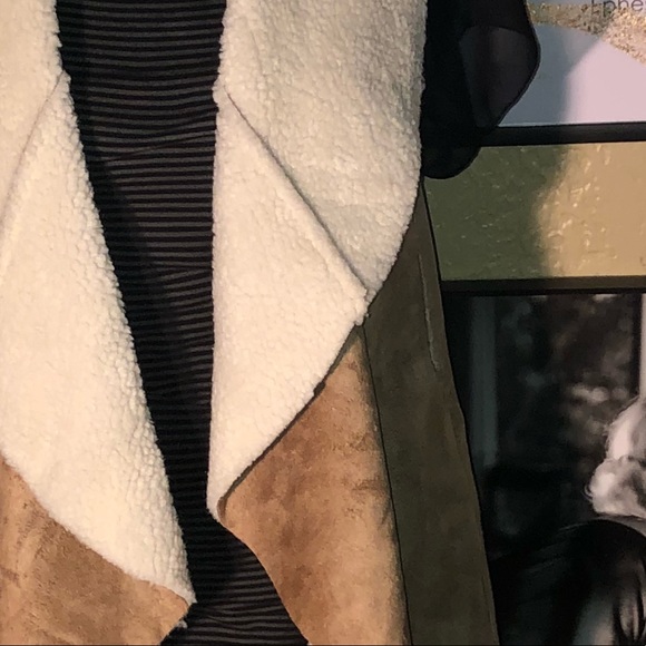 🔥HP🔥Taupe Sherpa Vest - Picture 4 of 4